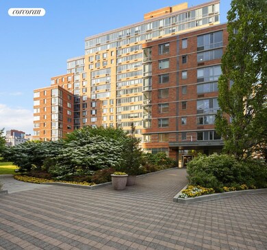 Riverwalk Landing unit 14H, New York, NY 10044 - photo 4