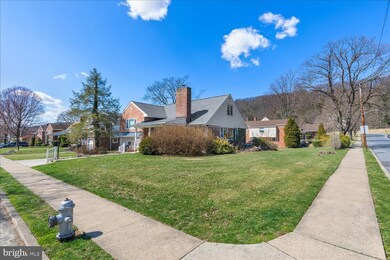 922 Brighton Ave, Reading, PA 19606 - photo 4