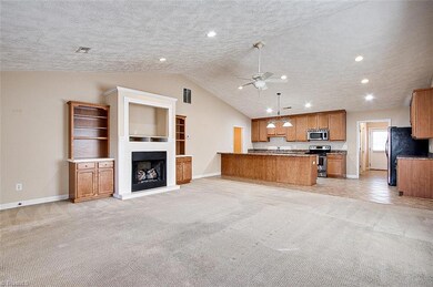 895 Easy St, Asheboro, NC 27205 - photo 2