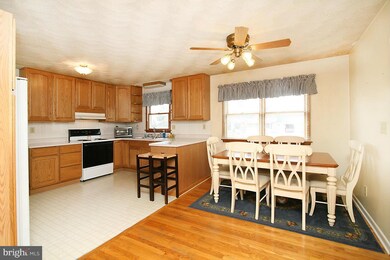 1428 Streaker Rd, Sykesville, MD 21784 - photo 2