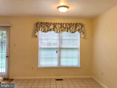 12206 Emerald Way, Germantown, MD 20876 - photo 6