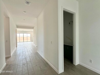 004 Foyer