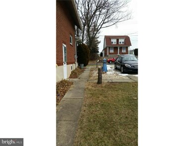 3310 Fairfield St, Reading, PA 19605 - photo 5