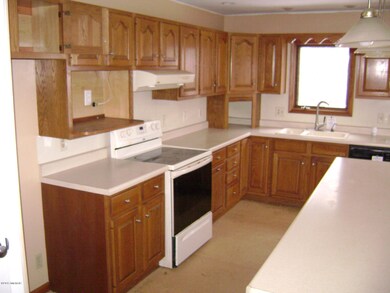 10019 Liszt St, Portage, MI 49024 - photo 5