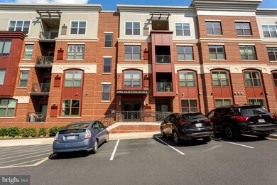 3985 Norton Place unit 403, Fairfax, VA 22030 - photo 2