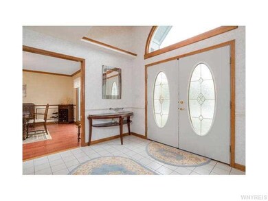 Foyer.