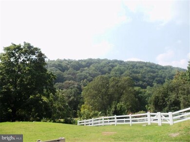 1338 Manatawny Dr, Pottstown, PA 19464 - photo 4