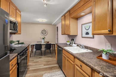 7064 35th Ave NE unit 13, Seattle, WA 98115 - photo 7