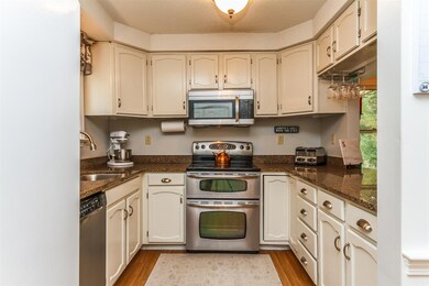 24 Chestnut Cir, MerriMacK, NH 03054 - photo 7