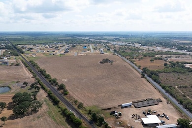 13277 Pearsall Rd, Atascosa, TX 78002 - photo 4