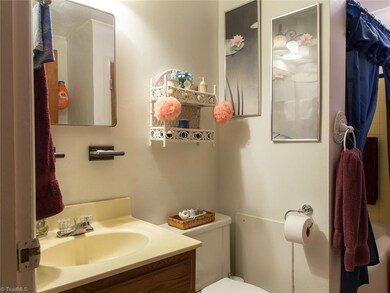 1104 Wise Ave, High Point, NC 27260 - photo 4