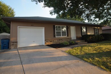 808 E Dyann Dr, Nixa, MO 65714 - photo 2