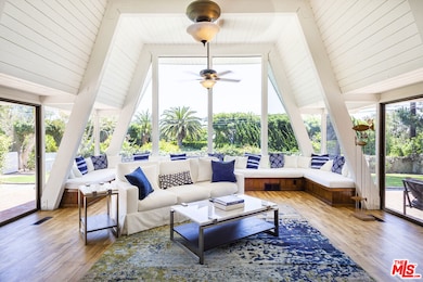29151 Cliffside Dr, Malibu, CA 90265 - photo 3