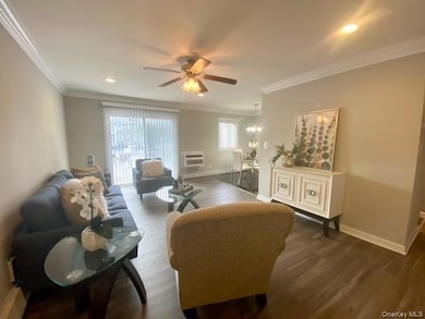 234 River Ave unit 10, Patchogue, NY 11772 - photo 4