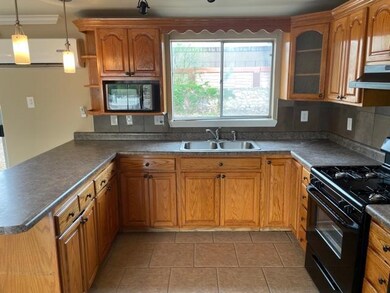 8233 Broadway Dr, El Paso, TX 79915 - photo 7