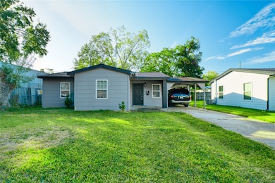 303 Park St, Baytown, TX 77520 - photo 2