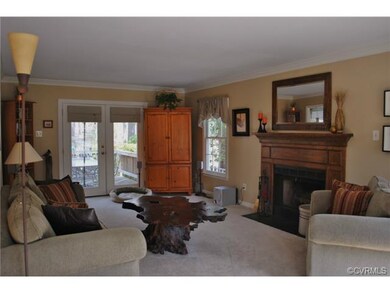 Huge room with exit to rear deck