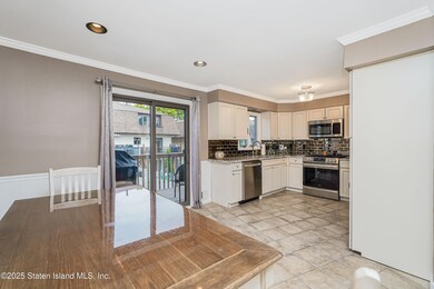 816 Sinclair Ave, Staten Island, NY 10309 - photo 7