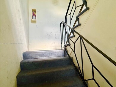 4740 Pine Tree Dr unit 32, Miami Beach, FL 33140 - photo 6