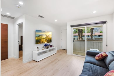 2812 N Auburn Ct unit 201, Palm Springs, CA 92262 - photo 7