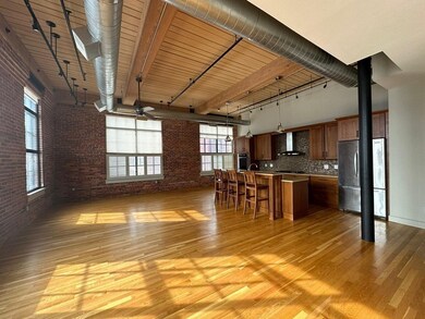 491 Dutton St unit 402, Lowell, MA 01854 - photo 2