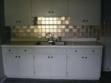 113 Granada Rd, Carpentersville, IL 60110 - photo 5