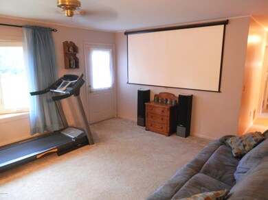 945 Bethany Turnpike, Honesdale, PA 18431 - photo 3