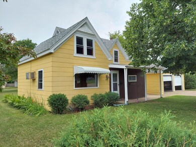 212 Huntsinger Ave, Park Rapids, MN 56470 - photo 3