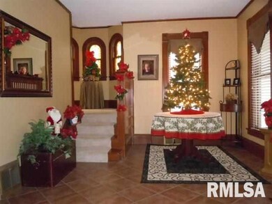 619 N Union St, Lincoln, IL 62656 - photo 3