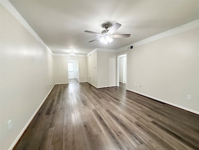 500 Willow Dr unit B4, Lake Jackson, TX 77566 - photo 3