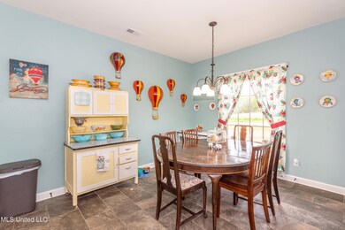 eat in kitchen