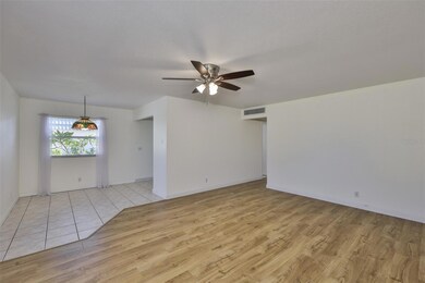 1811 Bedford Ln unit G153, Sun City Center, FL 33573 - photo 5