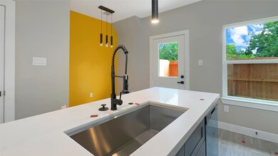 8212,8214 Knox St, Houston, TX 77088 - photo 6