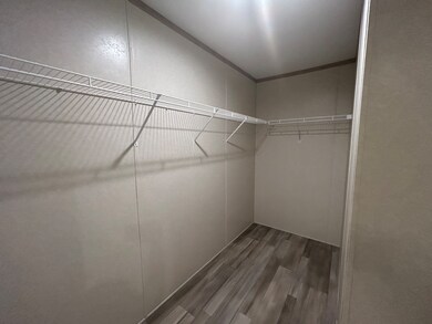 547 Delaware unit 547, Belleville, MI 48111 - photo 5