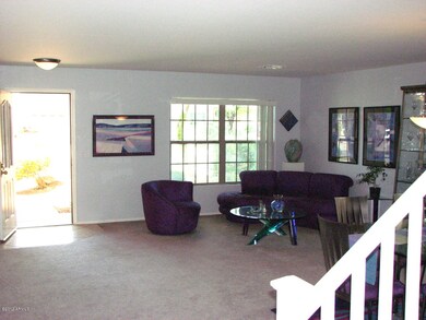LIVING ROOM/DINING ROOM