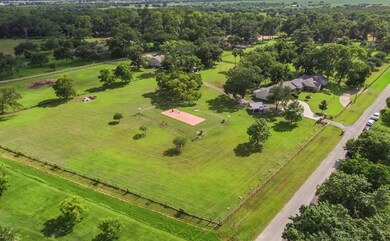 605 Perry St, Rosenberg, TX 77471 - photo 4