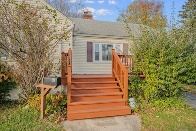 19 Dart St, New London, CT 06320 - photo 3