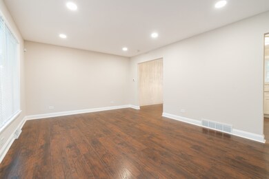 3520 Maple Ln, Hazel Crest, IL 60429 - photo 3