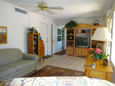 6 WONDERFUL FAMILY ROOM