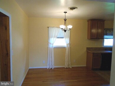 102 Mimosa Ave, Colonial Beach, VA 22443 - photo 3