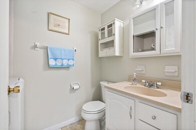 30 Hawkstead Hollow unit 27, Nashua, NH 03063 - photo 6