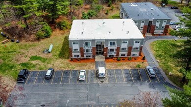 37 Constitution Dr unit 37, Londonderry, NH 03053 - photo 5