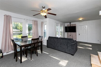 518 E 28th St, Des Moines, IA 50317 - photo 4