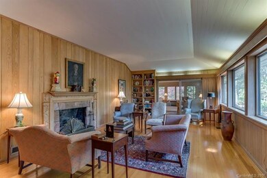 Living room is 29' x 14' and features a stone fire