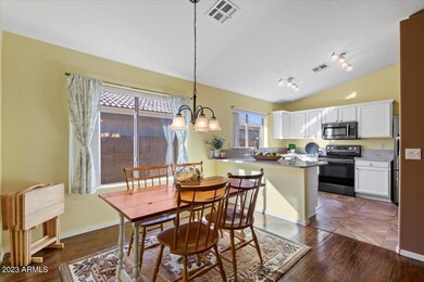 08-Dining Room