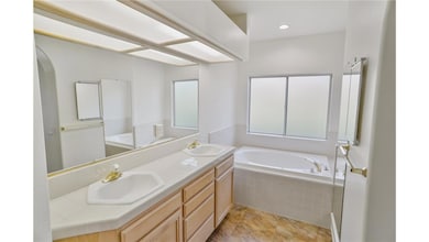 12320 Backdrop Ct, Bakersfield, CA 93306 - photo 6