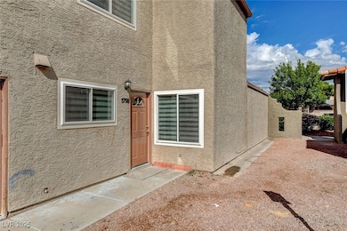 579 Roxella Ln unit B, Las Vegas, NV 89110 - photo 2