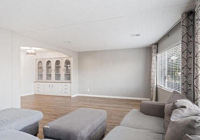 545 Vandenberg Cir, Roseville, CA 95747 - photo 5