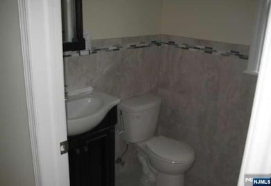 211 N 3rd St unit 2, East Newark, NJ 07029 - photo 4