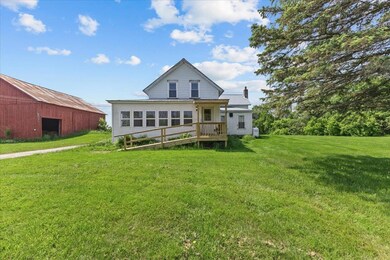57 Pearl St, Grand Isle, VT 05458 - photo 2